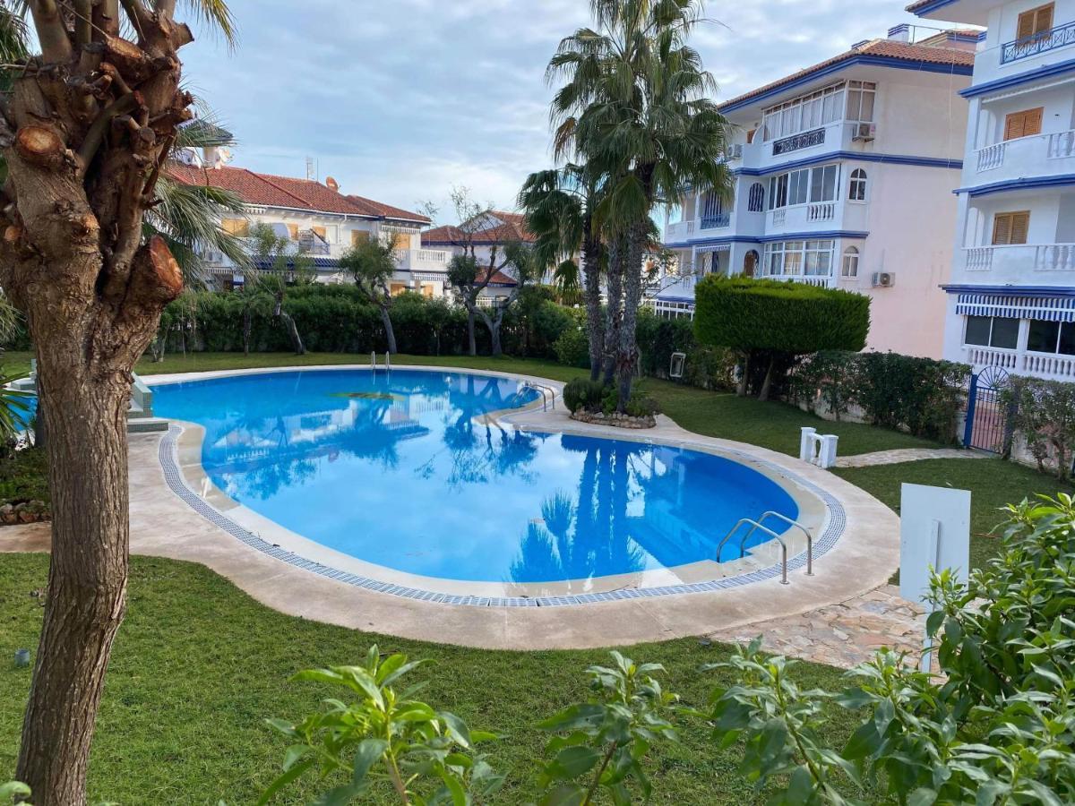 Apartamento Pod Papugami Torrevieja Exterior foto