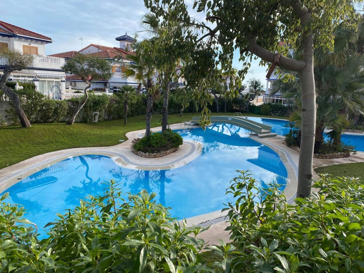 Apartamento Pod Papugami Torrevieja Exterior foto
