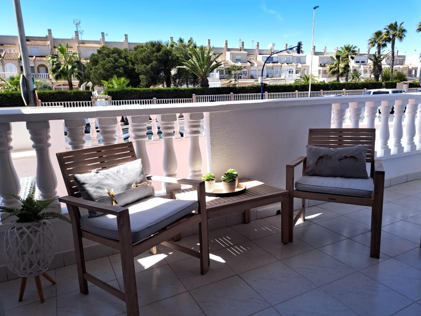 Apartamento Pod Papugami Torrevieja Exterior foto